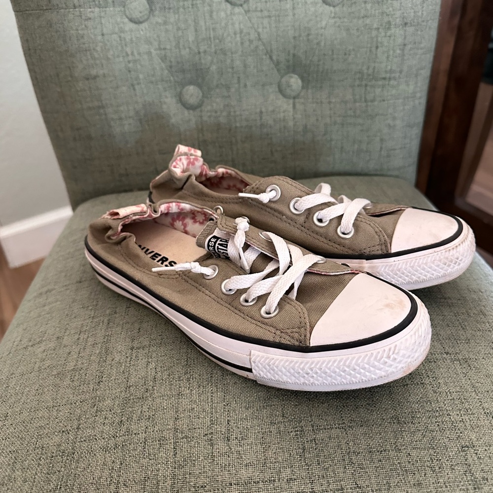 Converse Low-Top Slip-On Sneakers in Olive Floral